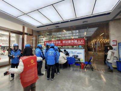 金水区总工会丰产路街道办联合郑州普瑞眼科开展雷锋月公