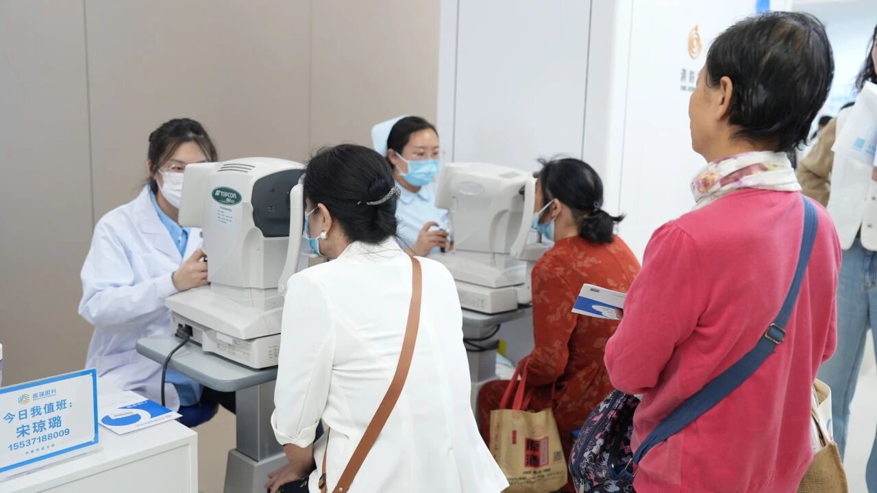 当冰皮月饼遇上眼健康检查，普瑞眼科这场活动甜度满分！