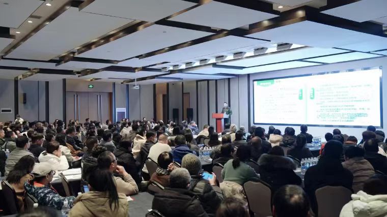 郑州举办公益军队院校报考招生交流会