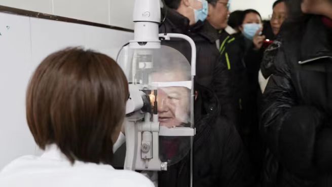 明亮工程”公益活动在新郑市辛店镇温暖启动